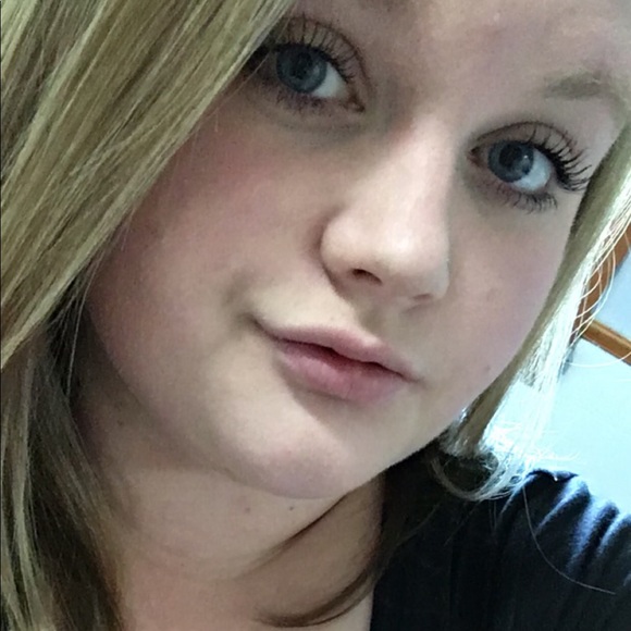 Meet your Posher, Nicki - Picture 1 of 1